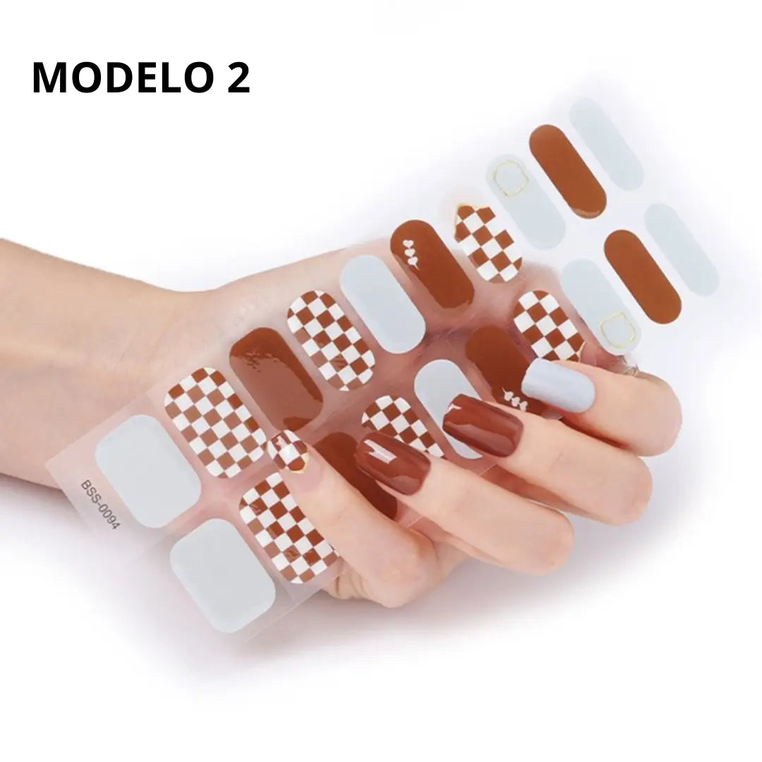 NAILZ: Pack x 20 tiras+ lámpara UV GRATIS