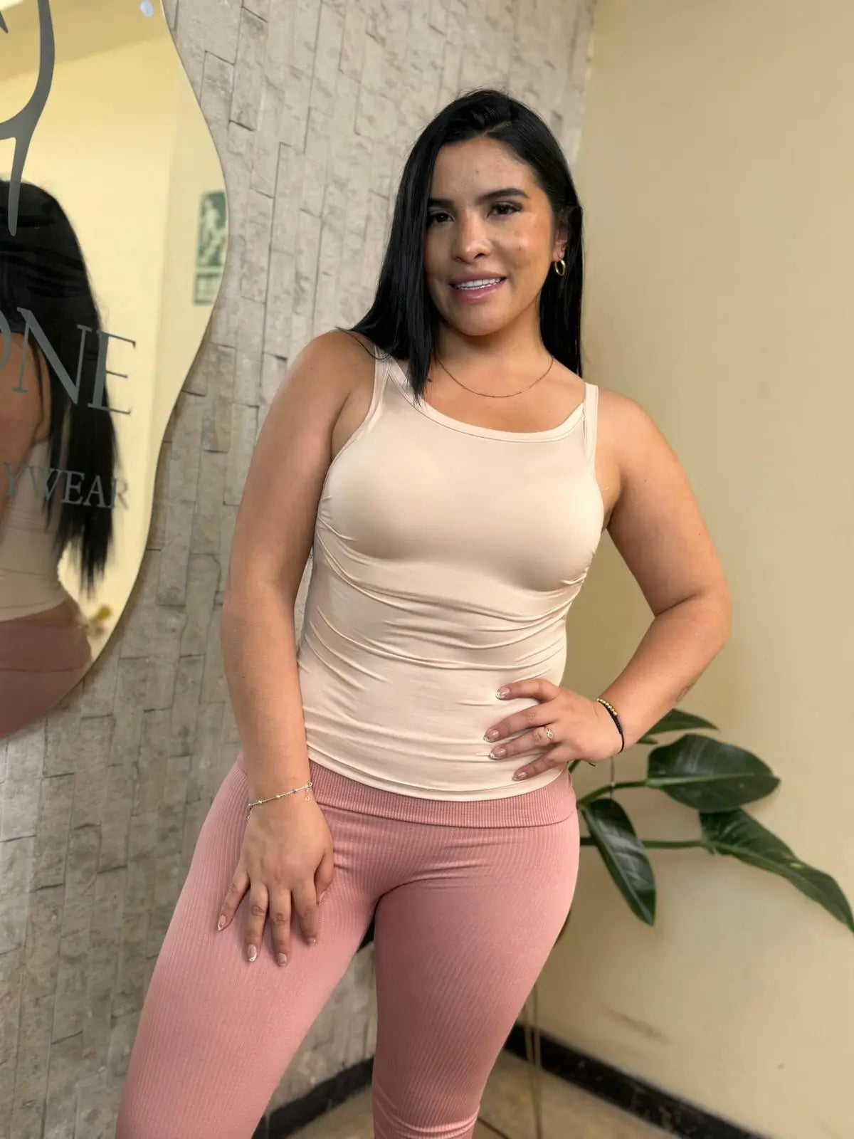 Camisetas sin mangas con cuello en U para mujer con sujetador incorporado